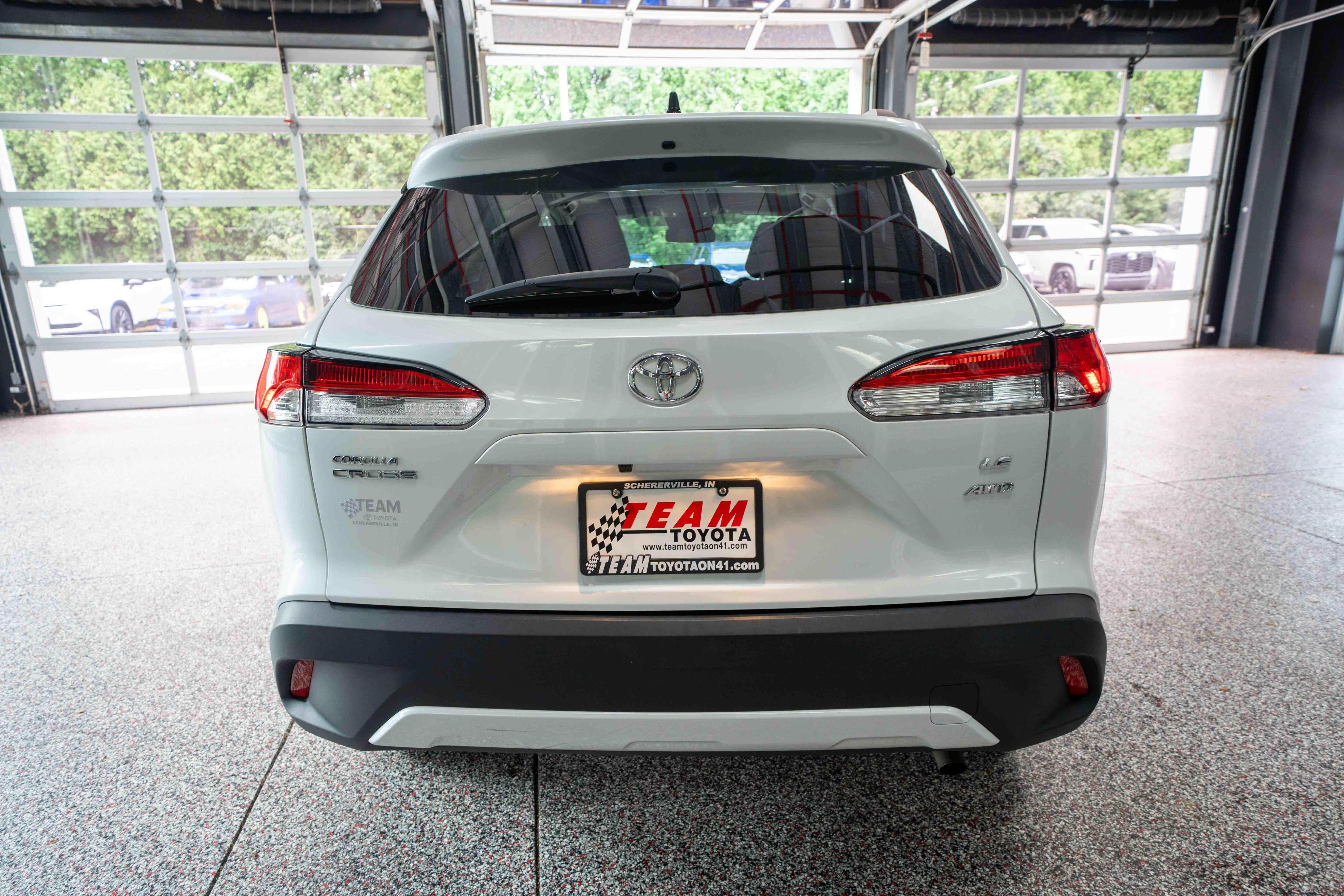 Used 2025 Toyota Corolla Cross LE w/ Moonroof Package AWD/4WD image 3