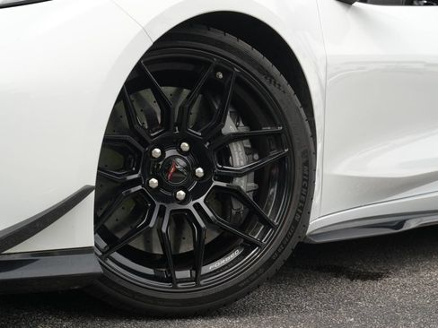 Used 2024 Chevrolet Corvette Z06 w/ Z07 Performance Package RWD image 3