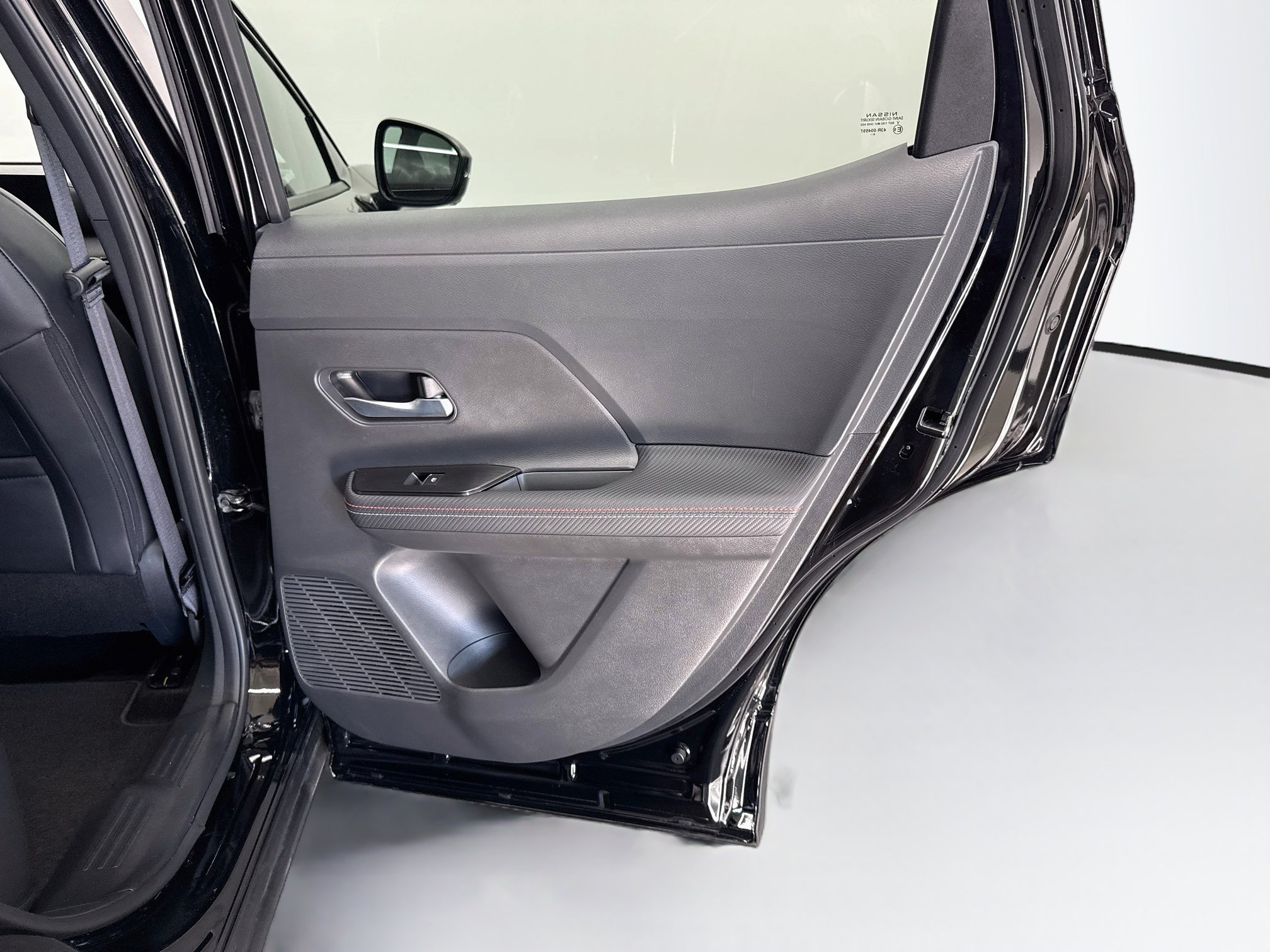 Used 2025 Nissan Kicks SR FWD image 29