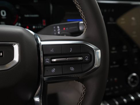 Used 2025 GMC Acadia Denali AWD/4WD image 28