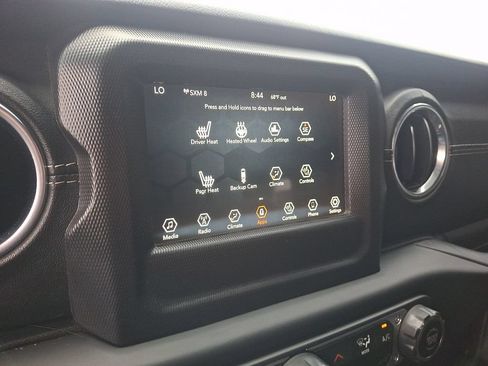 Used 2018 Jeep Wrangler Unlimited Sahara w/ Cold Weather Group AWD/4WD image 17