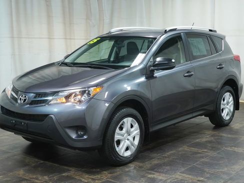 Used 2015 Toyota RAV4 LE AWD/4WD image 2