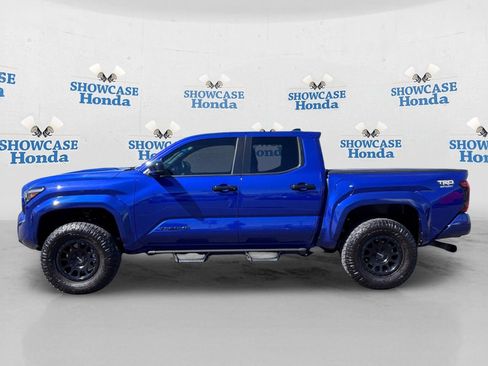 Used 2024 Toyota Tacoma TRD Sport AWD/4WD image 4