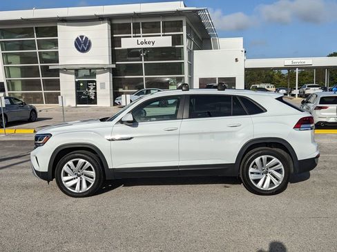 Used 2023 Volkswagen Atlas Cross Sport SE image 3