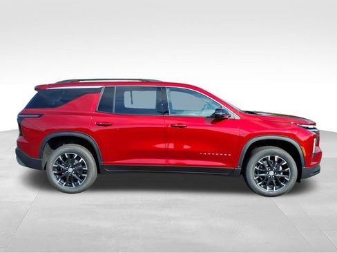 New 2026 Chevrolet Traverse LT w/ Sun and Wheel Package AWD/4WD image 2