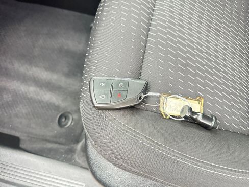 Used 2025 Chevrolet Equinox LT image 22