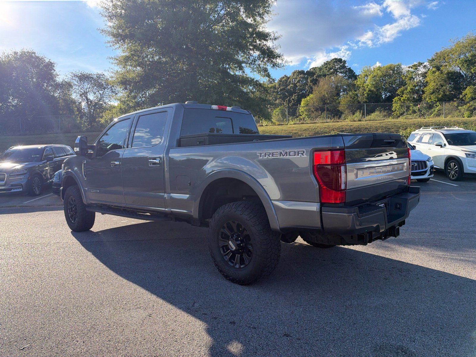 Used 2022 Ford F250 Platinum w/ Tremor Off-Road Package AWD/4WD image 8