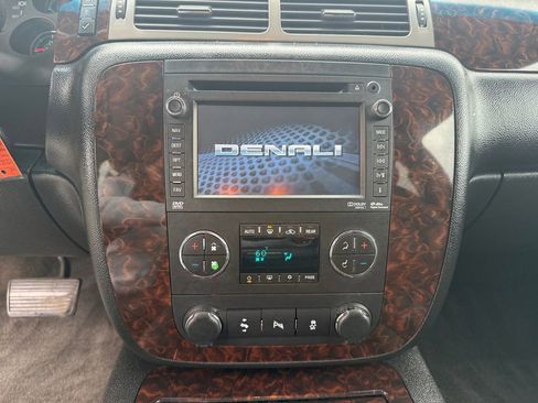 Used 2013 GMC Yukon Denali AWD/4WD image 22