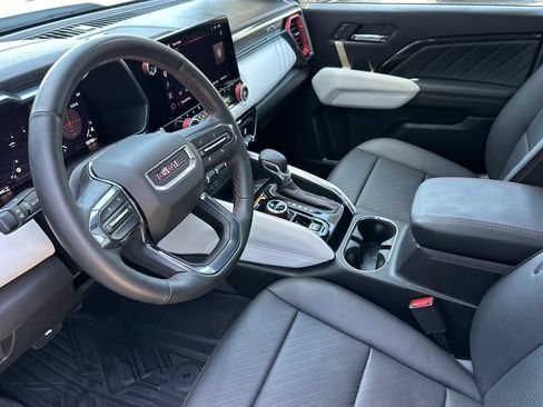 Used 2024 GMC Canyon AT4X AWD/4WD image 11
