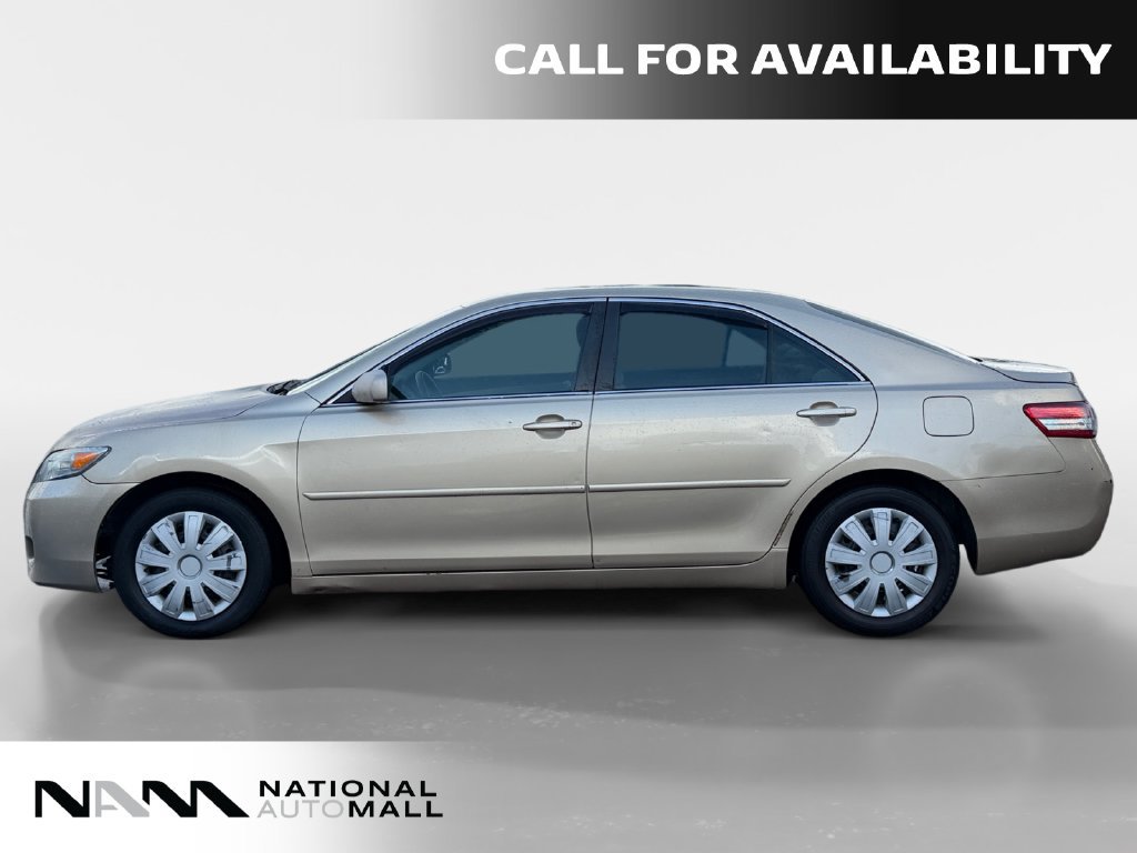 Used 2010 Toyota Camry LE FWD image 2