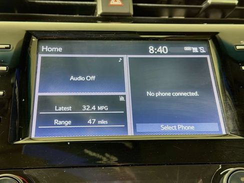 Used 2019 Toyota Camry SE FWD image 17