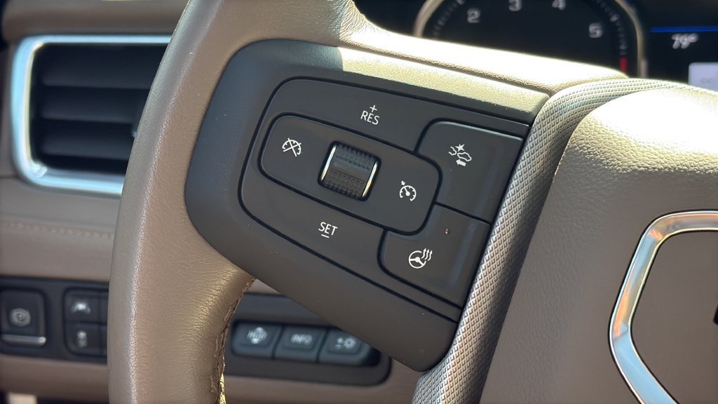 Used 2021 GMC Yukon Denali AWD/4WD image 17