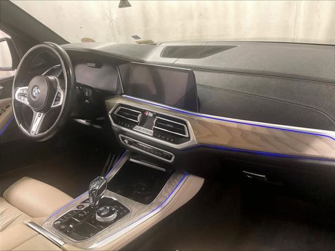 Used 2021 BMW X5 M50i w/ Executive Package image 13