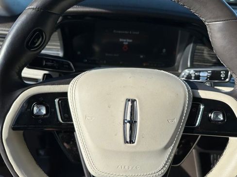 Used 2023 Lincoln Aviator Black Label w/ Jet Package image 32