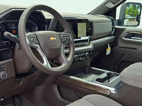 New 2026 Chevrolet Silverado 2500 LT w/ Z71 Chrome Sport Edition AWD/4WD image 11