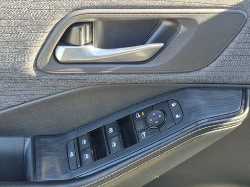 Used 2021 Nissan Rogue SV AWD/4WD image 8