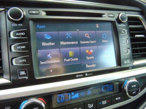 Used 2015 Toyota Highlander Limited AWD/4WD image 25