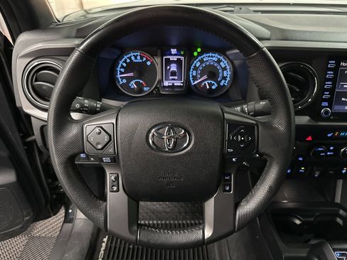 Used 2020 Toyota Tacoma TRD Off-Road image 14