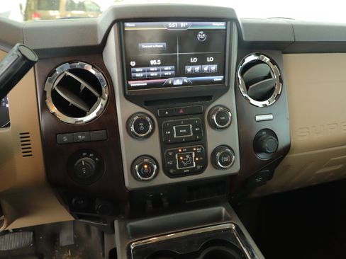 Used 2015 Ford F250 Lariat w/ Lariat Ultimate Package AWD/4WD image 9