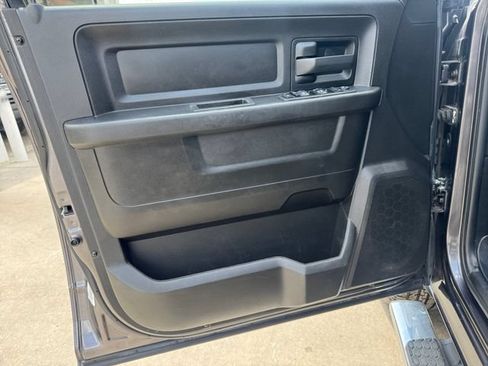 Used 2019 RAM 1500 ST w/ SXT Plus Group AWD/4WD image 4