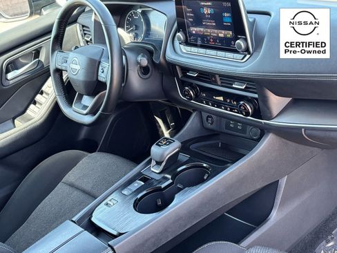 Certified 2025 Nissan Rogue SV FWD image 9