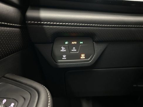 New 2026 Volkswagen Atlas Cross Sport SE AWD/4WD image 15