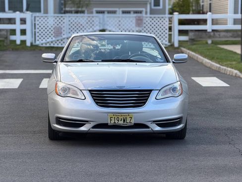 Used 2011 Chrysler 200 Touring w/ Cold Weather Group FWD image 2