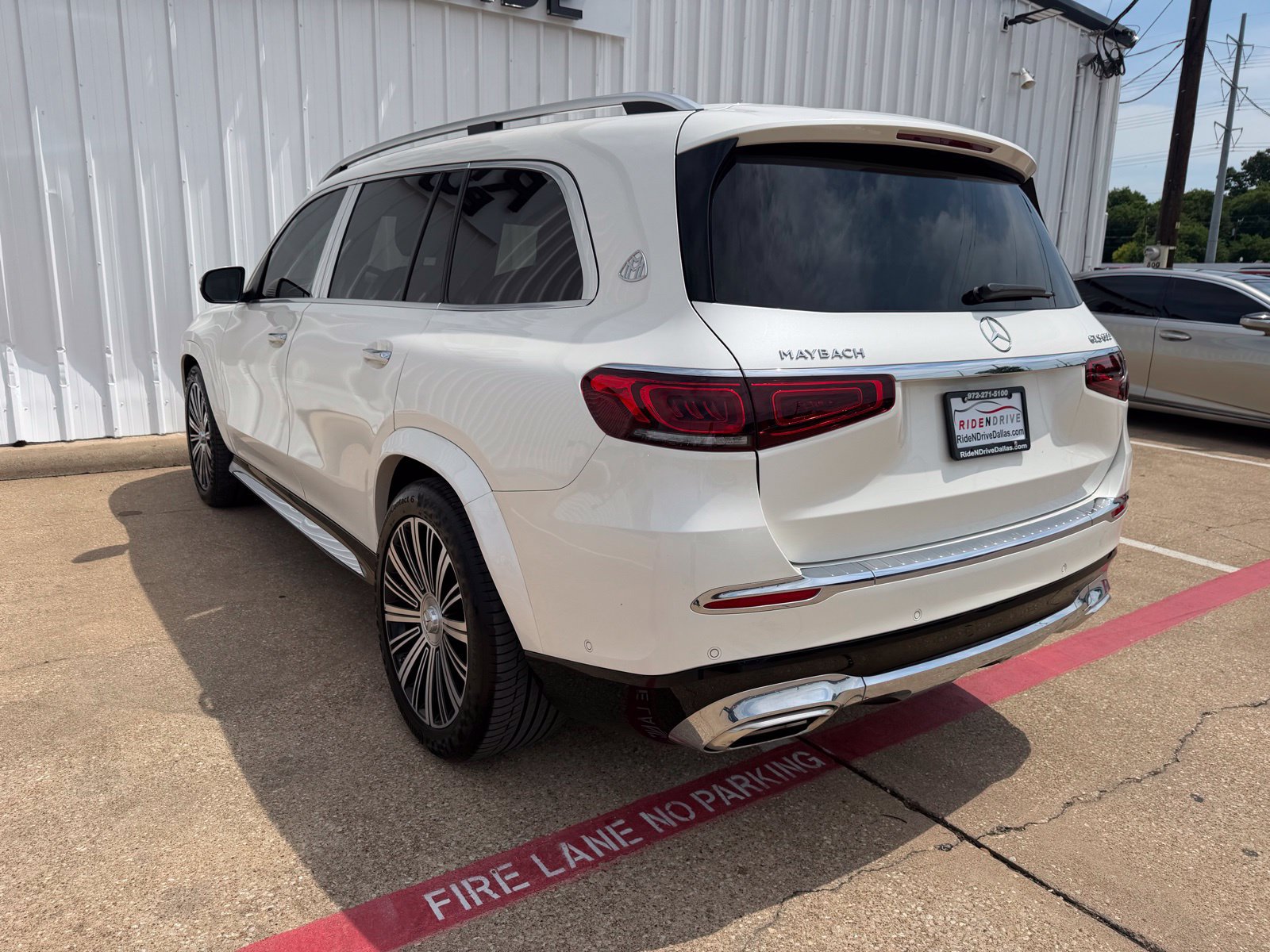 Used 2023 Mercedes-Benz Maybach GLS 600 4MATIC image 4