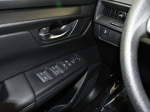 Certified 2025 Honda CR-V LX image 31