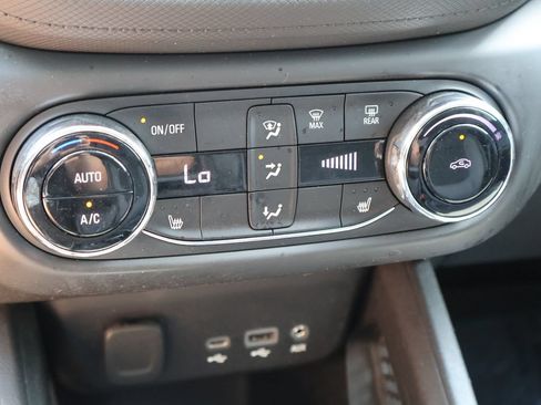 Used 2023 Chevrolet TrailBlazer LT w/ Convenience Package FWD image 34