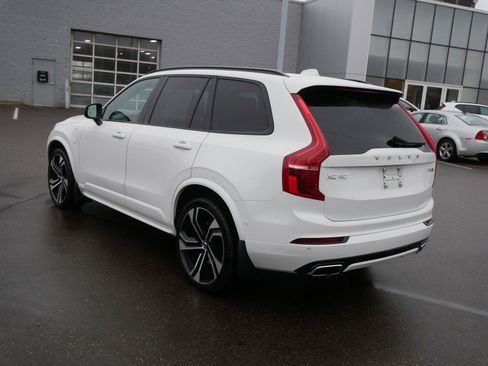Used 2020 Volvo XC90 T8 R-Design image 5