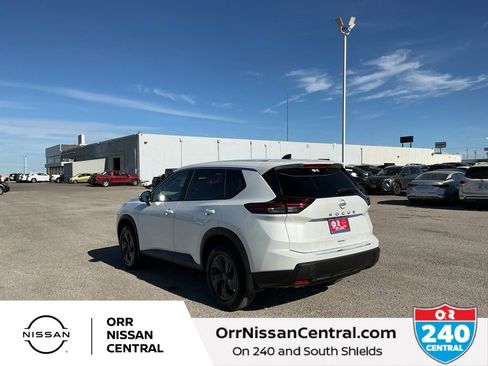 New 2026 Nissan Rogue SV FWD image 7