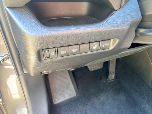 Used 2022 Toyota RAV4 XLE Premium AWD/4WD image 16