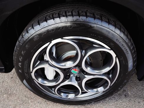 Used 2024 Alfa Romeo Tonale Ti AWD/4WD image 9