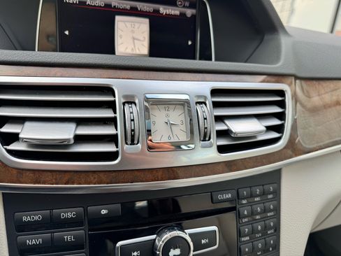 Used 2014 Mercedes-Benz E 350 4MATIC Wagon image 23