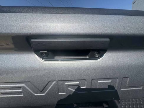 Used 2024 Chevrolet Colorado ZR2 w/ ZR2 Convenience Package III AWD/4WD image 19