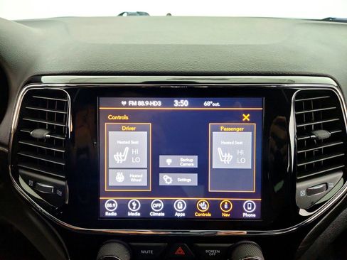 Used 2019 Jeep Grand Cherokee Altitude image 28