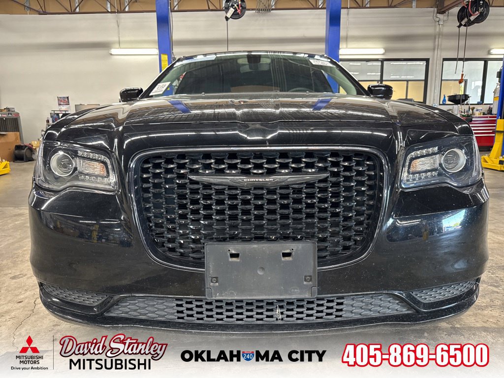 Used 2023 Chrysler 300 Touring w/ Sport Appearance Package RWD image 1