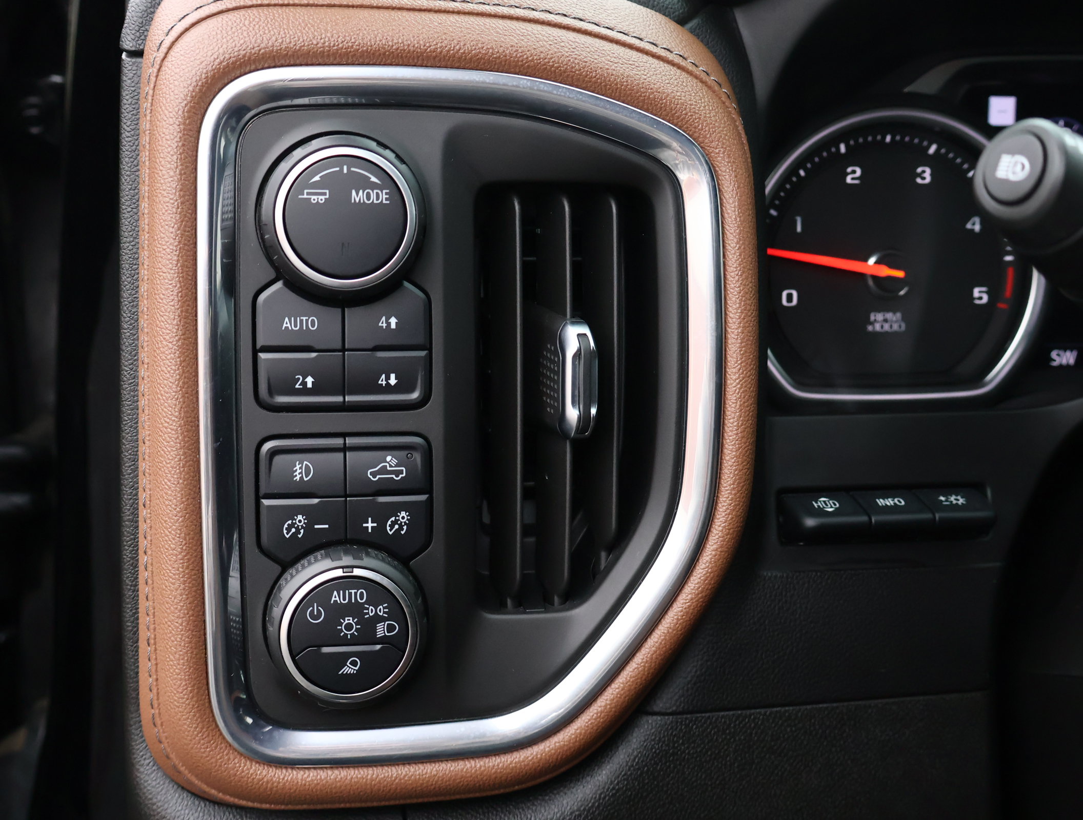 Used 2022 Chevrolet Silverado 3500 High Country AWD/4WD image 14