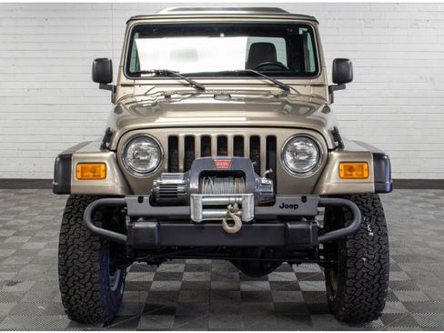 Used 2005 Jeep Wrangler Rubicon AWD/4WD image 2