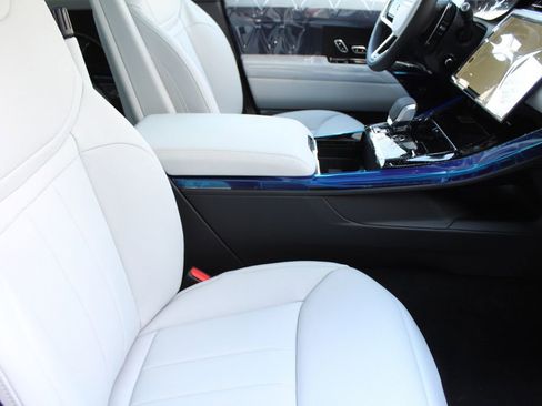 New 2026 Land Rover Range Rover Sport SE AWD/4WD image 3