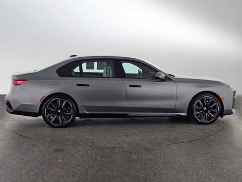 Used 2023 BMW 760i xDrive AWD/4WD image 8