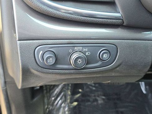Used 2017 Buick Encore Essence FWD image 32