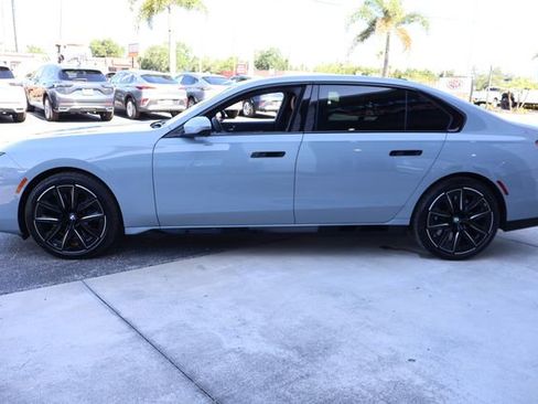 Used 2024 BMW 760i xDrive w/ Executive Package AWD/4WD image 5