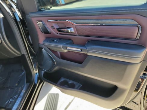 Used 2025 RAM 1500 Limited image 13