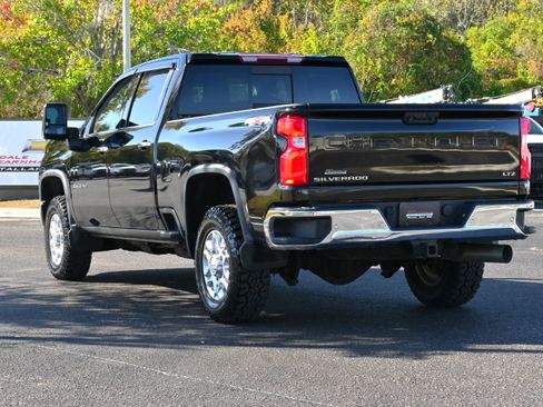 Used 2020 Chevrolet Silverado 2500 LTZ w/ LTZ Plus Package image 3