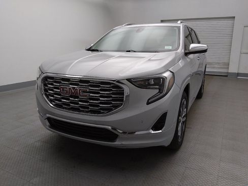 Used 2018 GMC Terrain Denali w/ Advanced Safety Package image 15