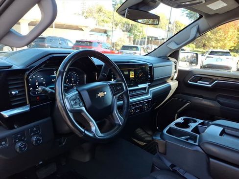 Used 2022 Chevrolet Silverado 1500 LT image 10