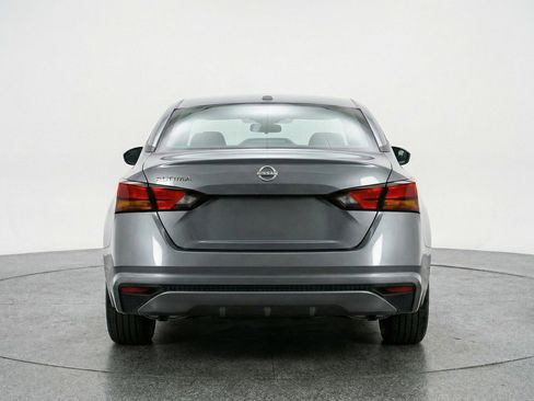 Used 2025 Nissan Altima 2.5 SV image 7