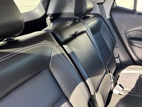 Used 2024 GMC Terrain SLT image 10